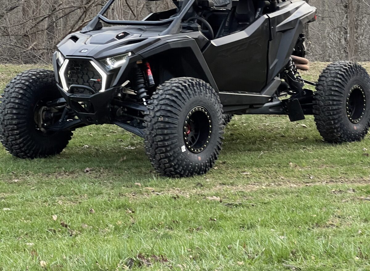 Custom UTV tires